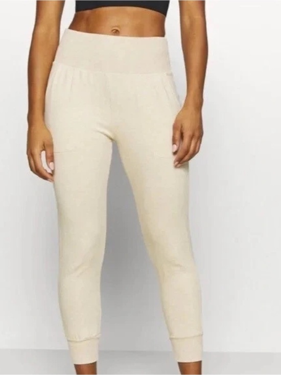 Nike Pants - NIKE $70 YOGA FLOW Oatmeal Slim Fit Mid Rise 7/8 Ribbed Cuff Pants M